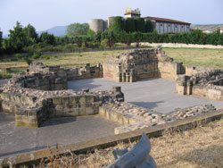 Durante todo el camino encontramos vestigios de como fue el camino en el pasado. En la foto, ruinas del antiguo hospital de peregrinos de san Juan de Acre- Navarrete